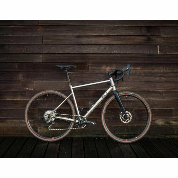 VELO TRIBAN GRAVEL GRVL 900 FEMME CADRE TITANE SHIMANO GRX – Image 11